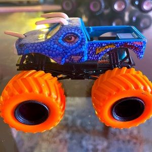 Hot Wheels Monster Jam Jurassic Attack Monster Truck